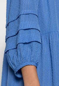 Part Two MARYLOU - Vestido de dia - ultramarine
