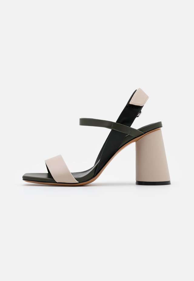 ACCORATO - Sandały na obcasie - beige