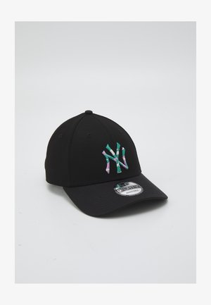 Black cap with a curved brim, featuring a multicolored embroidered logo. Soft fabric with a structured design, adjustable size.