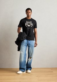 Antony Morato REGULAR FIT WITH MATT AND FLOCK - Printtipaita - black