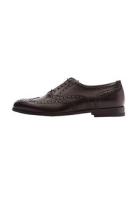 Scarpa da uomo in pelle marrone con dettagli brogue, chiusura con lacci, punta tondeggiante e tacco basso impilato. Finitura lucida e perforazioni intricate.