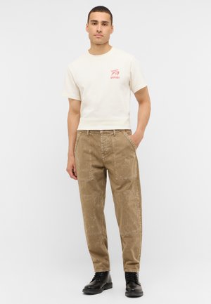 STYLE TOLEDO LOOSE - Straight leg jeans - braun