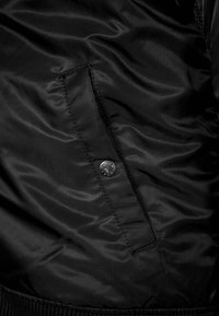 Thumbnail Image 4
