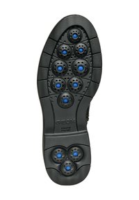 Semelle de chaussure en caoutchouc noir avec des accents circulaires bleus et des motifs de grip texturés, dotée de plusieurs trous de ventilation pour la respirabilité.