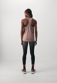 Nike Performance TANK - Topp - smokey mauve