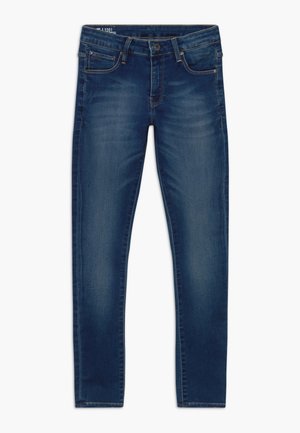 Mørkeblå denimjeans med en slank pasform, frontknap, lynlås og fem-lomme design lagt fladt på hvid baggrund.