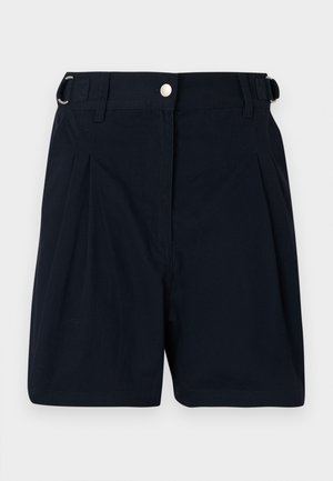 Donkerblauwe katoenen shorts met geplooide voorkant, zijriemenlussen en een metalen knoopsluiting. Glad textuur, tailor-made ontwerp.