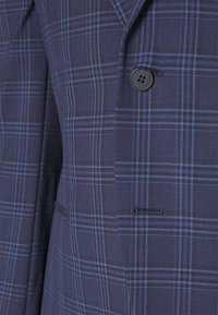 Isaac Dewhirst THE FASHION PEAK SUIT - Κοστούμι - blue check