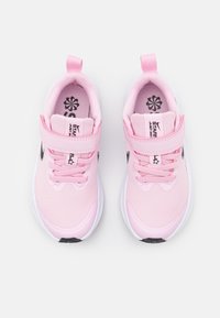 Nike Performance Zapatillas running asfalto - pink