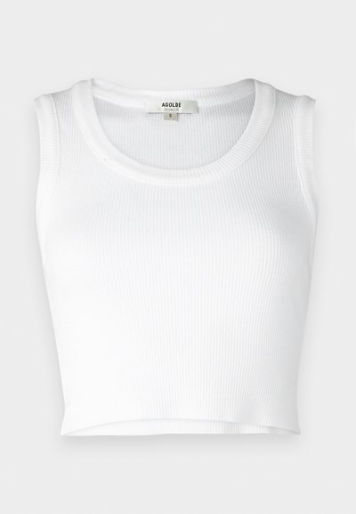 Λευκό ριμπ ύφασμα crop top με στρογγυλή λαιμόκοψη και χωρίς μανίκια. Έχει ορατή ετικέτα που δηλώνει μέγεθος μικρό.
