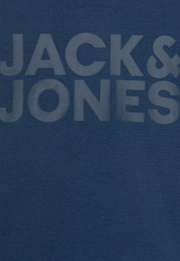 Jack & Jones Junior JJECORP LOGO TEE O-NECK - Marškinėliai su spaudiniu - ensign blue