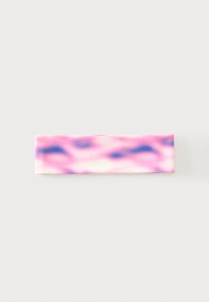 Bandeau en tissu rectangulaire avec un motif tie-dye doux dans des tons rose, violet et blanc sur un fond uni.