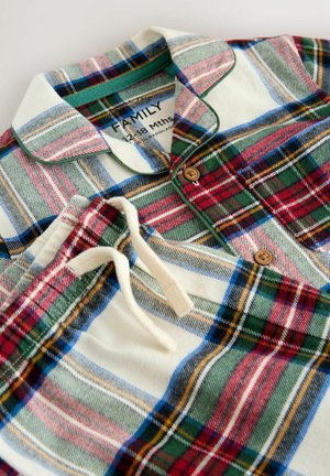 Weiche Baumwoll-Pyjamas für Kleinkinder mit einem karierten Muster in Grün, Rot, Blau und Creme, braunen Knöpfen und einem cremefarbenen Kordelzugbund, Größe 12-18 Monate.