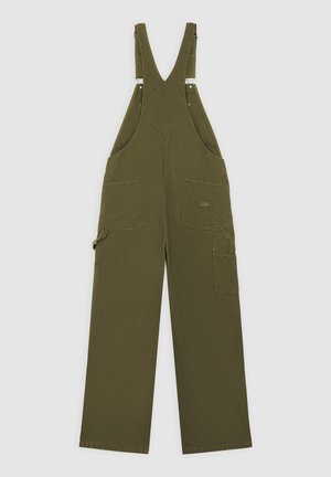 Oliem groene katoenen overal met verstelbare banden, grote voor- en achterzakken, wijd uitlopende pijpen en een diamantvormige stikseldetail.