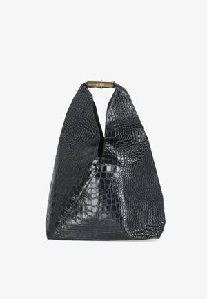 Borsa in pelle nera con texture coccodrillo, dalla forma triangolare strutturata e manico con chiusura a morsetto in metallo dorato.
