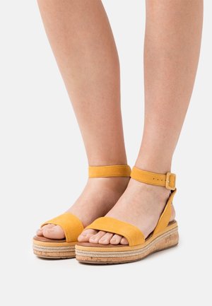 Tamaris, Sandales à plateforme - yellow