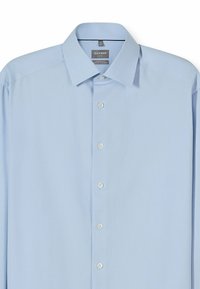 Camicia a maniche lunghe azzurro chiaro con collo button-down e cinque bottoni bianchi sulla parte anteriore. Tessuto liscio con un design classico e vestibilità regolare.