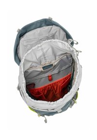 Grauer und tealfarbener Rucksack mit einem gestrafften oberen Teil, mehreren Taschen und einem leuchtend roten Fach. Texturiertes Material und robustes Zubehör.