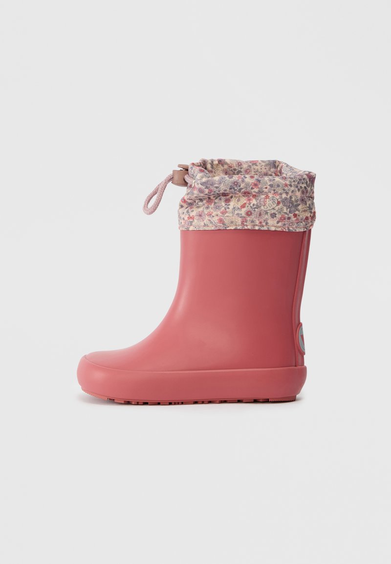 Pinkfarbener Gummiregenstiefel mit gemustertem, strukturiertem Stoffbund. Verfügt über einen Kordelverschluss und eine profilierte Sohle für besseren Halt.