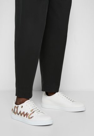 BASSO - Matalavartiset tennarit - white