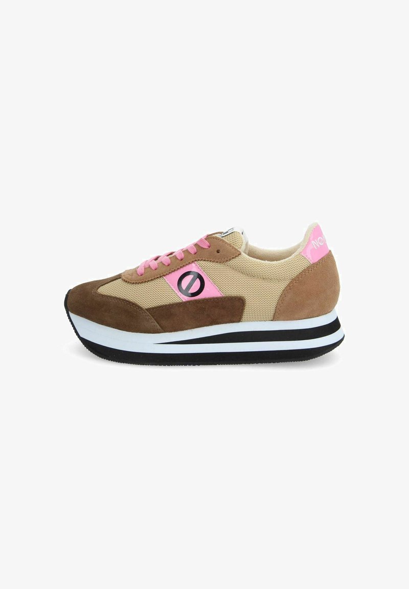 Sneakers with a tan mesh upper, dark brown suede accents, pink laces, and a pink logo. Features a thick white midsole and black outsole.