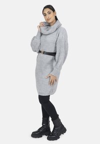 Elara Strikkjoler - grau