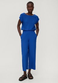 s.Oliver Spodnie materiałowe