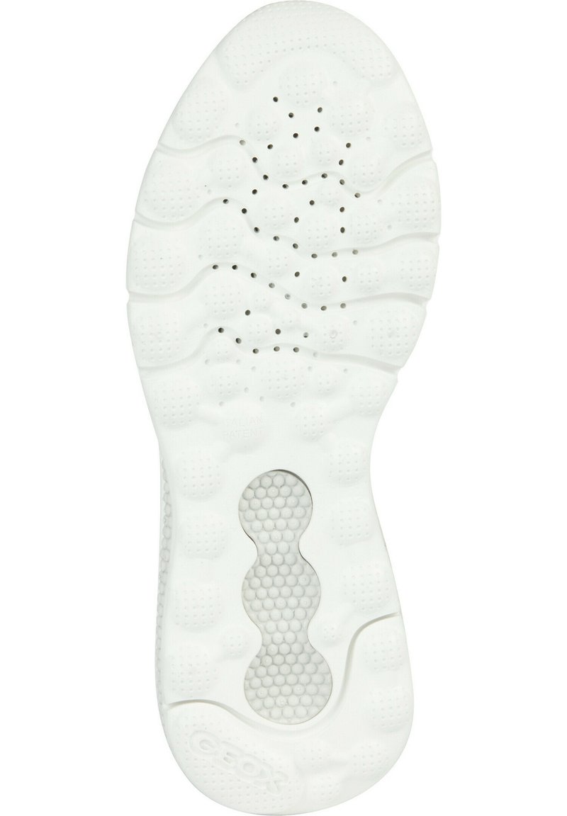 Suela de goma blanca con patrones de tracción en forma de ola, agujeros de ventilación y un diseño texturizado para una mejor adherencia y transpirabilidad.