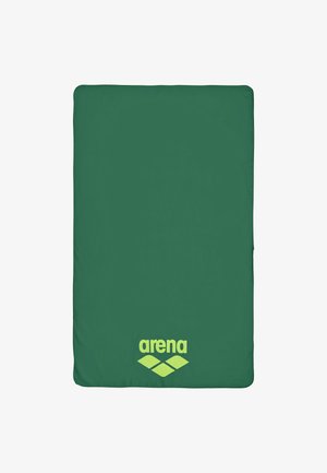 Toalla rectangular verde con esquinas redondeadas y logo amarillo "arena" con diamantes en el centro inferior.