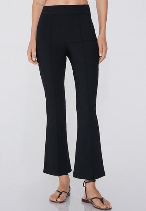 Tezenis CROPPED FLARED - Stoffhose - Black
