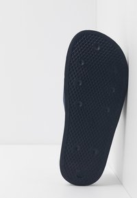 Thumbnail Image 5