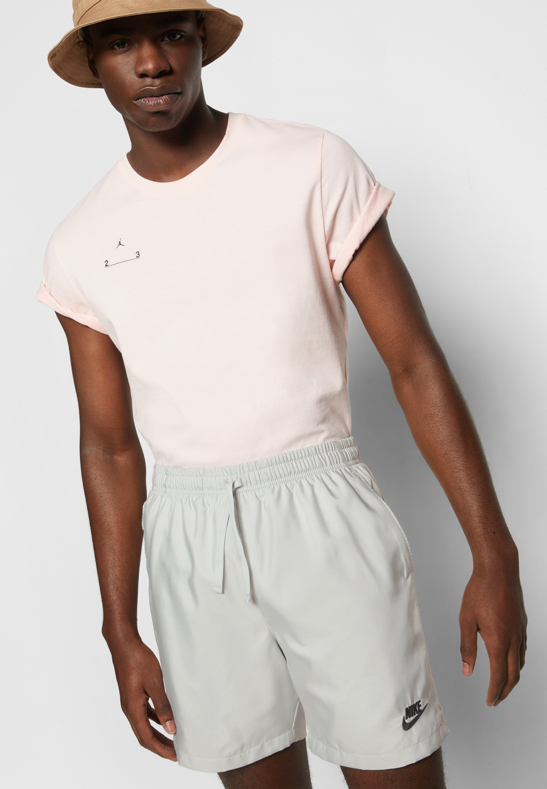 Nike Sportswear FLOW - Shorts - light 