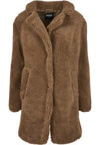 Manteau d'hiver - midground