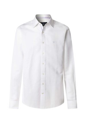 Wit langärmelig overhemd met knopen, kraag en een subtiel geborduurd logo op de linker borst.