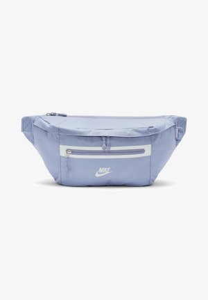 Hellviolette Nike-Gürteltasche mit vorderen und oberen Reißverschlussfächern und verstellbaren Gurten.
