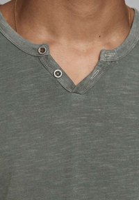 Jack & Jones JJESPLIT ciemnozielony