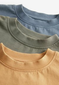 Next RELAXED FIT WASHED SHORT SLEEVE 3 PACK  - Tričko s potlačou - blue green yellow