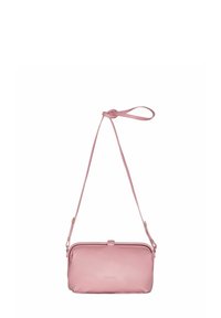 Rosa lädercrossbody-väska med en slät yta, dragkedjeslutning och justerbar rem. Har en minimalistisk design utan synlig hårdvara.