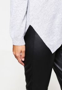 FTC Cashmere Neule - grey