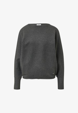 Pull en maille côtelée gris foncé avec des manches ballon et des poignets larges, incluant une petite étiquette métallique rectangulaire de marque près de l'ourlet.