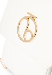 Nobo IONIA - Borsa a tracolla - weiß