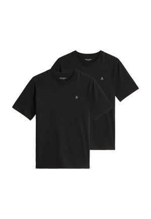 To ensfarvede sorte T-shirts med korte ærmer og rund halsudskæring med lille hvid "M O P" logo på venstre bryst, vist på en hvid baggrund.
