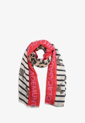 Bufanda multicolor con estampado de leopardo y secciones rojas llamativas con texto. El diseño a rayas en negro y beige realza el contraste visual. Material suave.