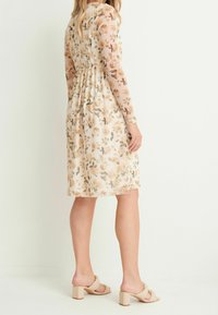 NA-KD Vardagsklänning - beige