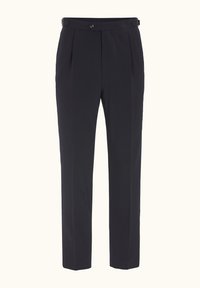 Pantaloni neri su misura con una vestibilità dritta, con pince frontali e chiusura con bottone. Realizzati in un tessuto morbido e leggero.