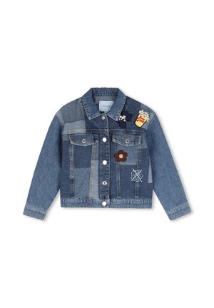 Veste en denim avec un design patchwork et des patchs décoratifs comprenant du pop-corn, des fleurs et un nœud sur le devant.