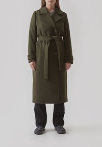 Modström SHAY - Trenchcoat - dark army