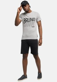 Bruno Banani MIT LOGOPIPING - Shorts - schwarz
