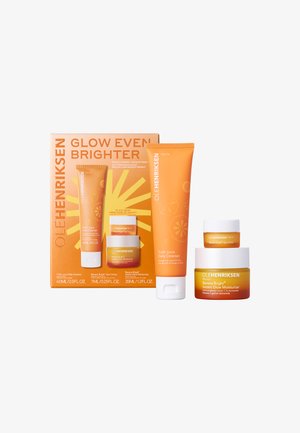 GLOW EVEN BRIGHTER BANANA BRIGHT MAKEUP PREP SET - Skincare set - -