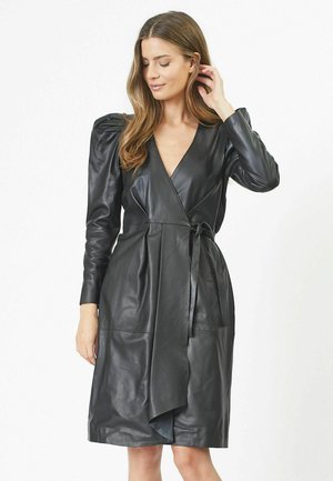 PHOEBECC LEATHER WRAP DRESS - Kasdienė suknelė - black